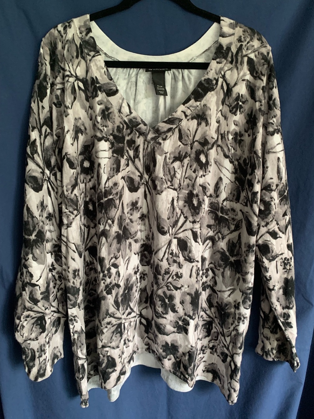 Lane Bryant Black and White Floral V-Neck Long Sleeve Sweater